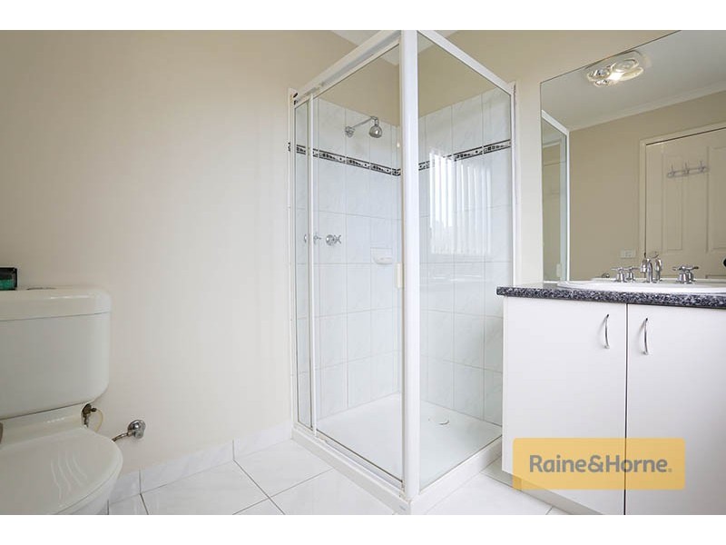 18 Lockwood Drive, Roxburgh Park VIC 3064