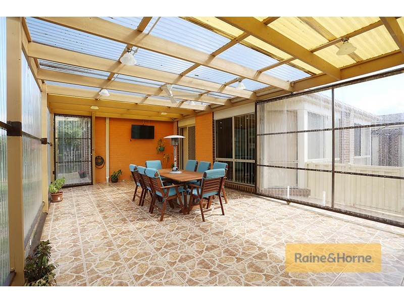 18 Lockwood Drive, Roxburgh Park VIC 3064