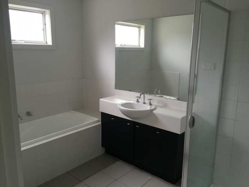8 Portland Place, Roxburgh Park VIC 3064