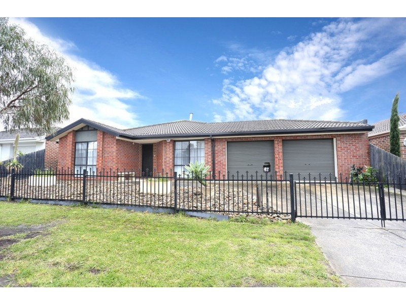 27 Shortridge Circuit, Roxburgh Park VIC 3064