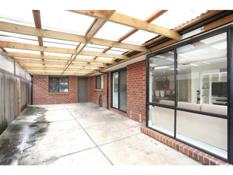 27 Shortridge Circuit, Roxburgh Park VIC 3064