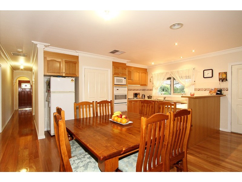 15 Lincolne Crescent, Roxburgh Park VIC 3064