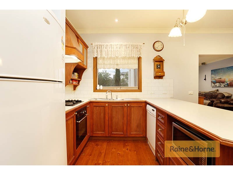 40 Pickersgill Crescent, Roxburgh Park VIC 3064