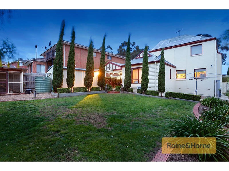 40 Pickersgill Crescent, Roxburgh Park VIC 3064