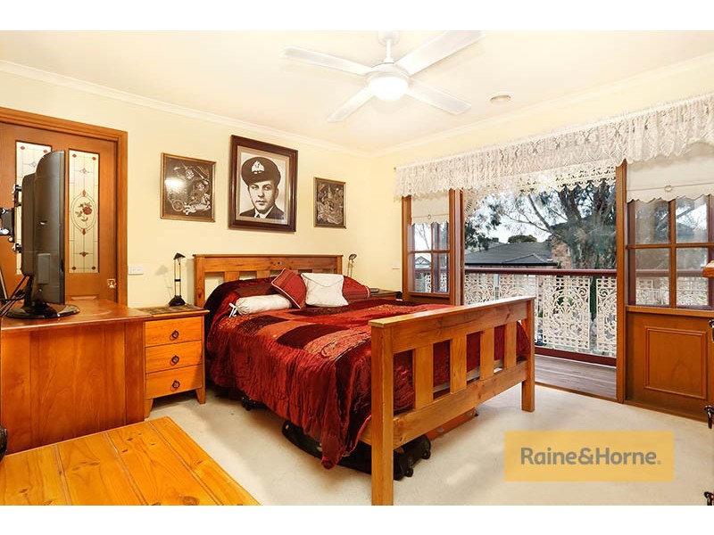 40 Pickersgill Crescent, Roxburgh Park VIC 3064