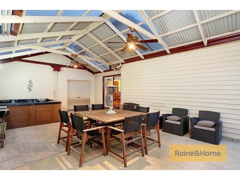 40 Pickersgill Crescent, Roxburgh Park VIC 3064