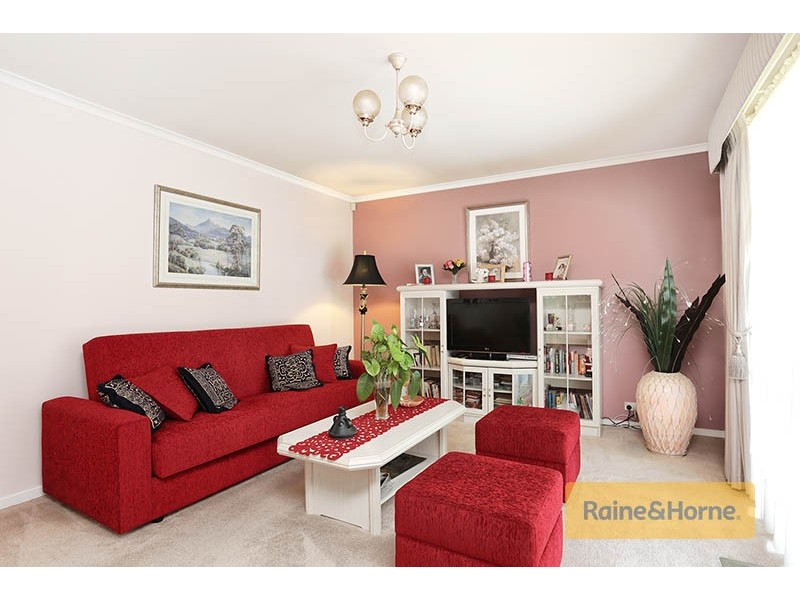 7 Baynton Crescent, Roxburgh Park VIC 3064