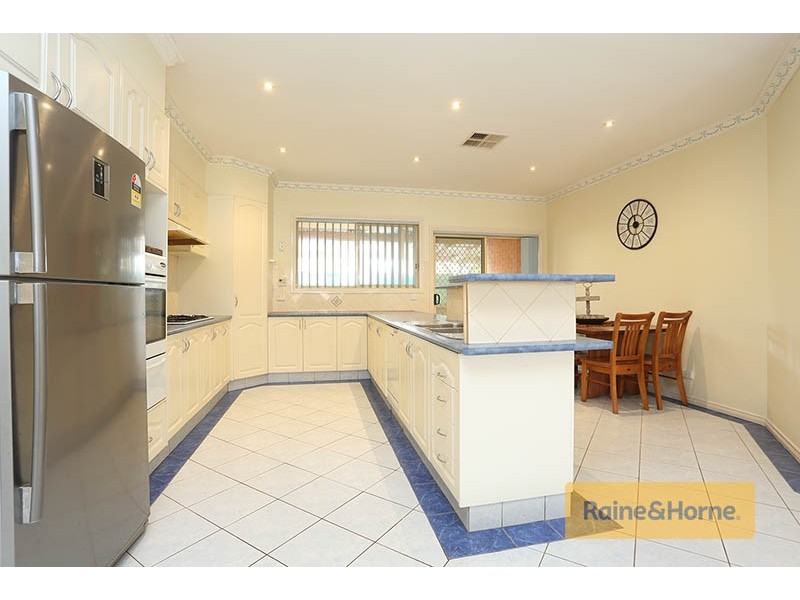 76 Kennedy Parade, Roxburgh Park VIC 3064