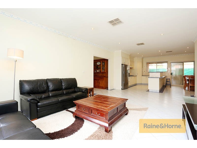 76 Kennedy Parade, Roxburgh Park VIC 3064