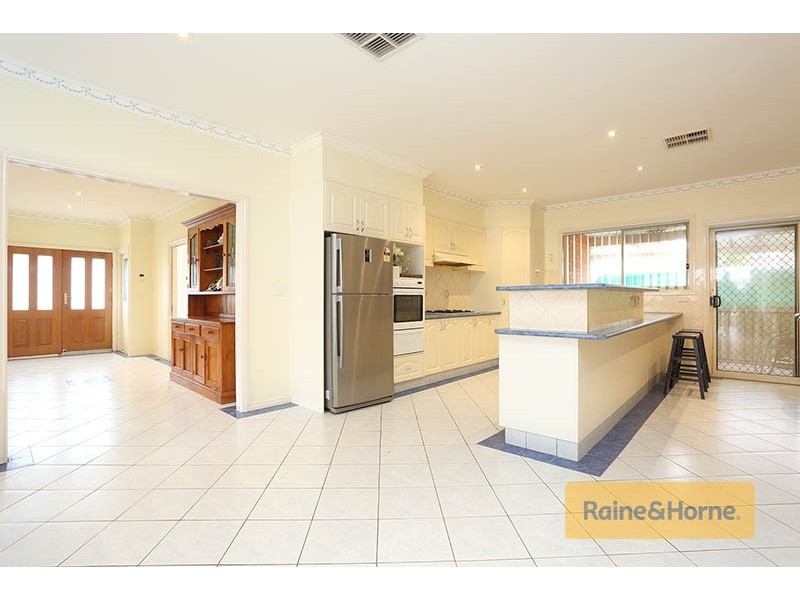 76 Kennedy Parade, Roxburgh Park VIC 3064
