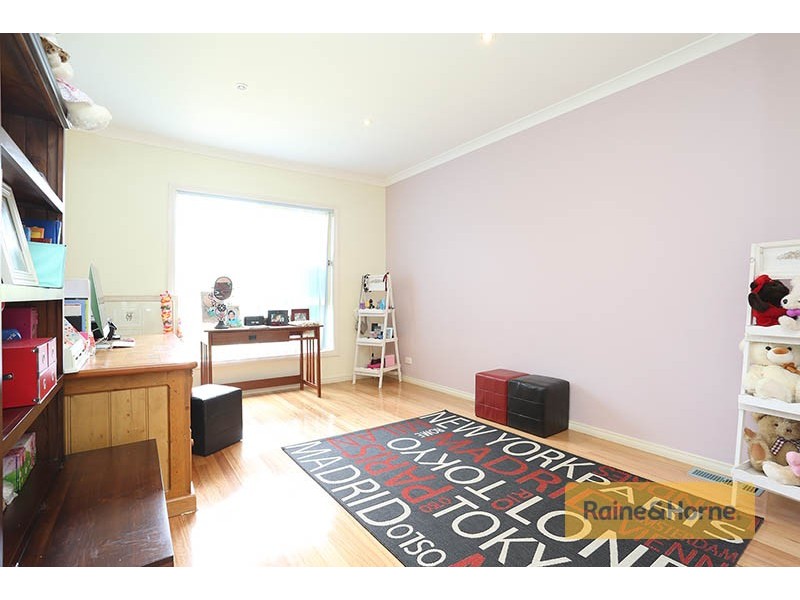 76 Kennedy Parade, Roxburgh Park VIC 3064