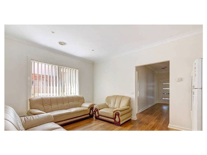 15 Donvale Avenue, Roxburgh Park VIC 3064