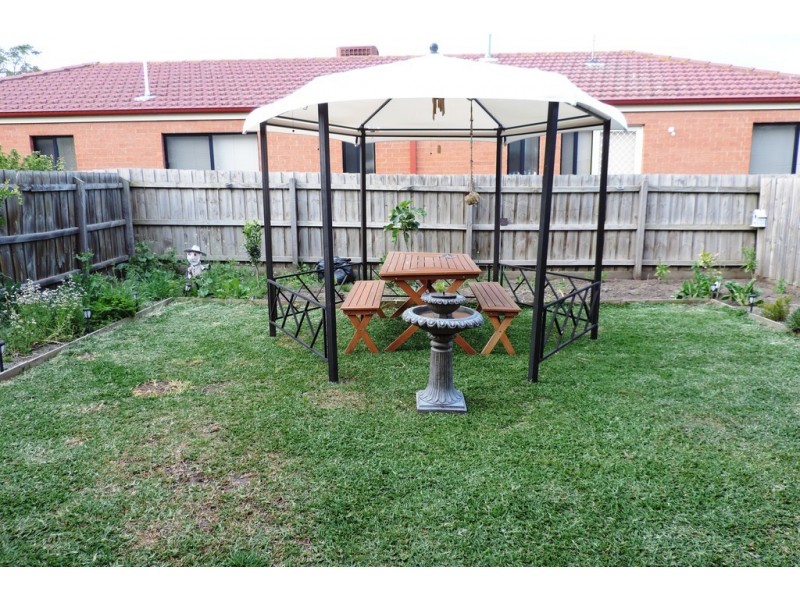 15 Donvale Avenue, Roxburgh Park VIC 3064