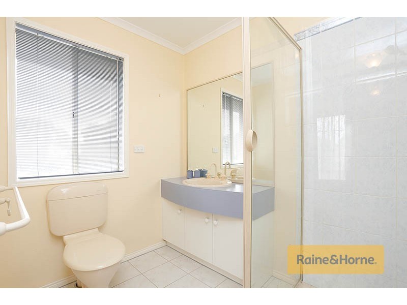 8 McConnell Crescent, Roxburgh Park VIC 3064