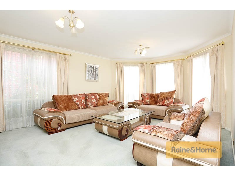 10 Spence Avenue, Roxburgh Park VIC 3064