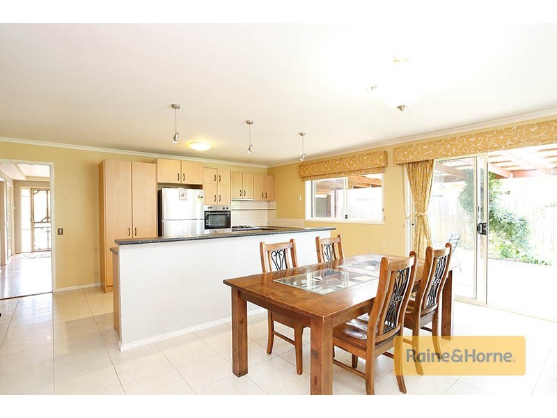 10 Spence Avenue, Roxburgh Park VIC 3064