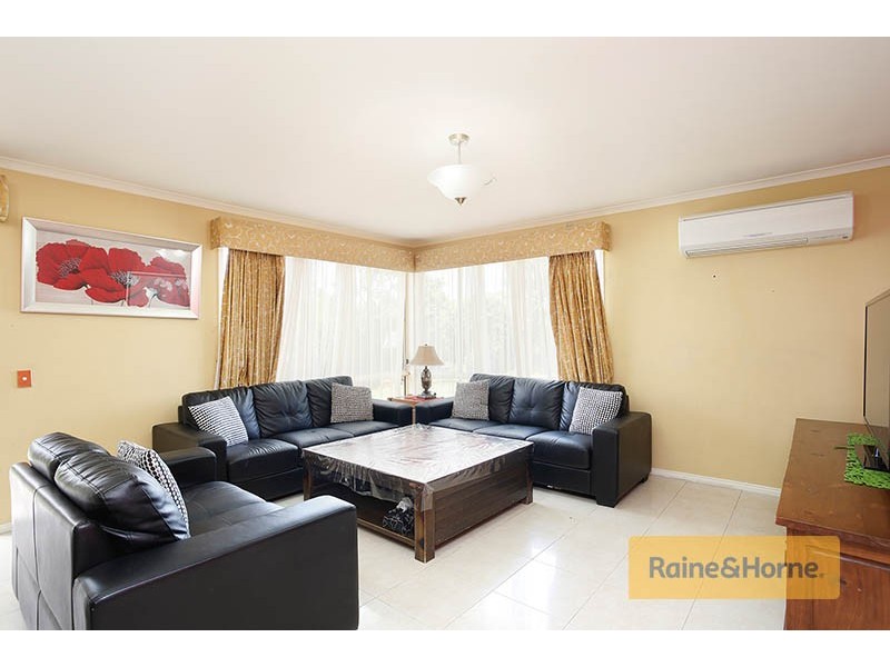 10 Spence Avenue, Roxburgh Park VIC 3064