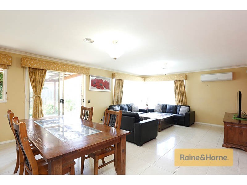 10 Spence Avenue, Roxburgh Park VIC 3064