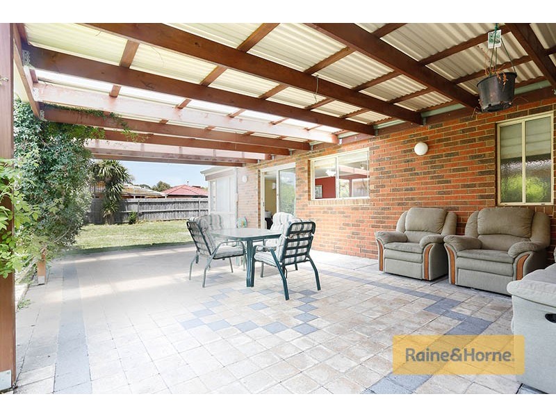 10 Spence Avenue, Roxburgh Park VIC 3064