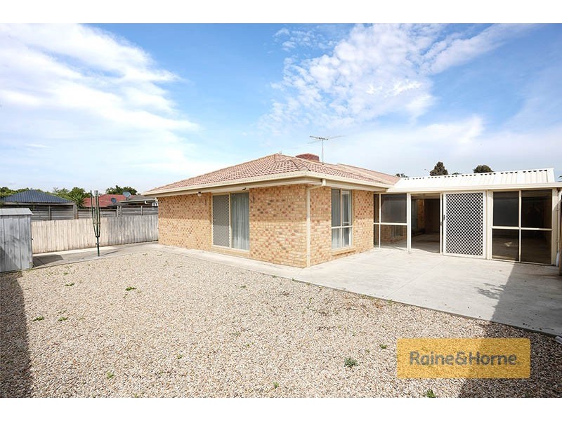 9 Tolson Court, Roxburgh Park VIC 3064