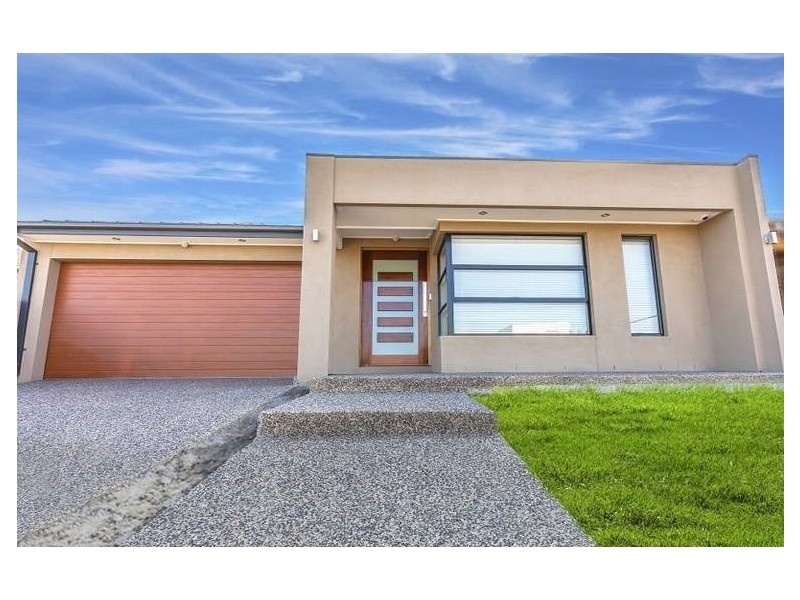 9 Massei Close, Roxburgh Park VIC 3064