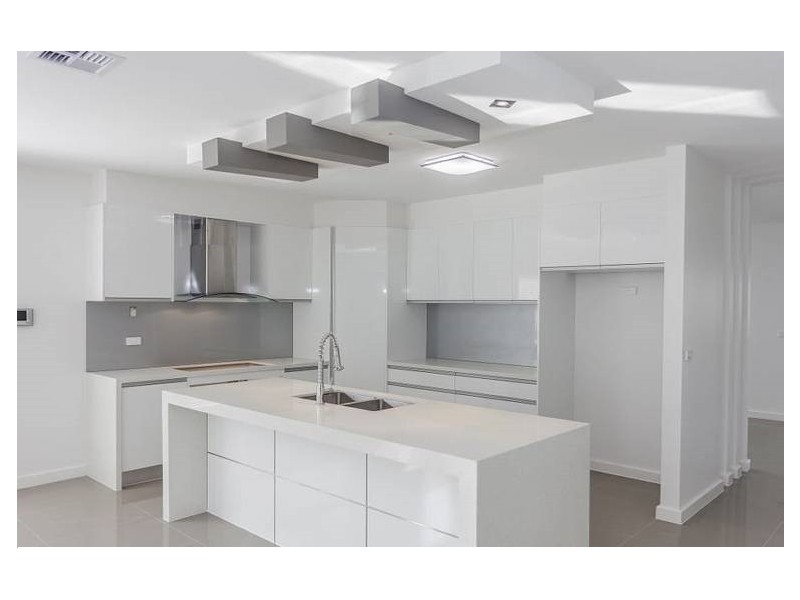 9 Massei Close, Roxburgh Park VIC 3064