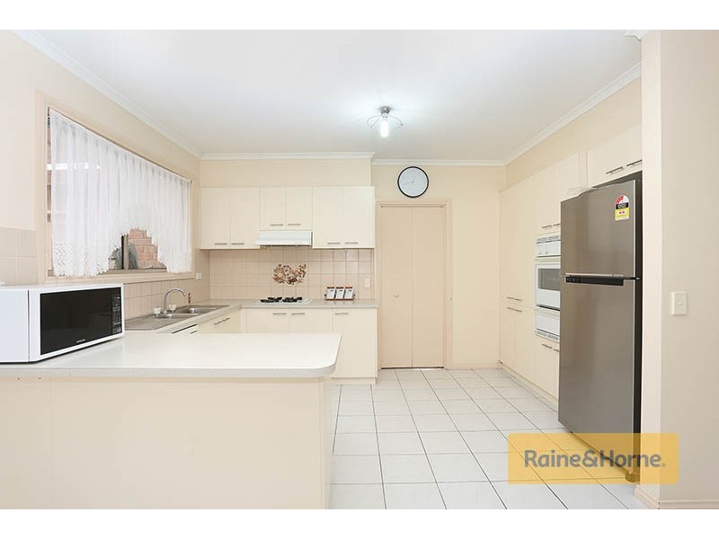 16 Harvey Court, Roxburgh Park VIC 3064