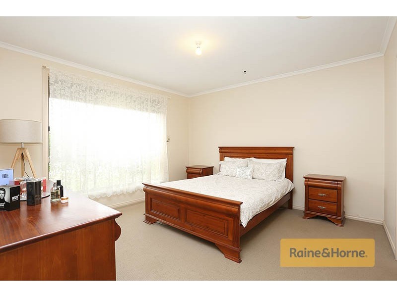 16 Harvey Court, Roxburgh Park VIC 3064