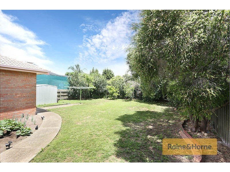 16 Harvey Court, Roxburgh Park VIC 3064