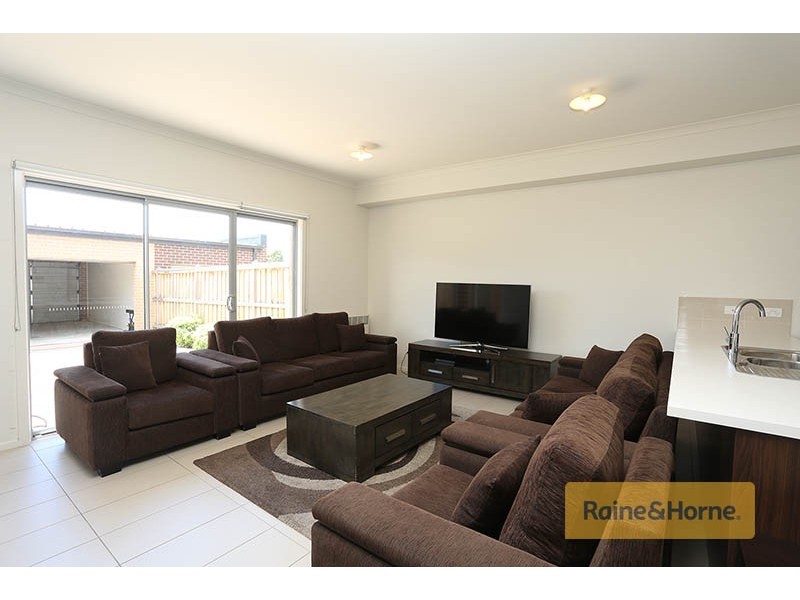 46 Sahi Crescent, Roxburgh Park VIC 3064