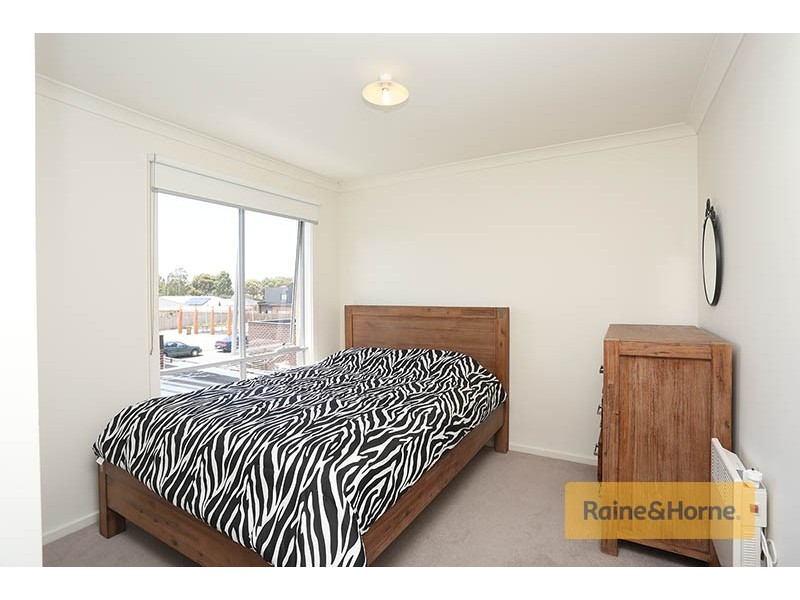 46 Sahi Crescent, Roxburgh Park VIC 3064
