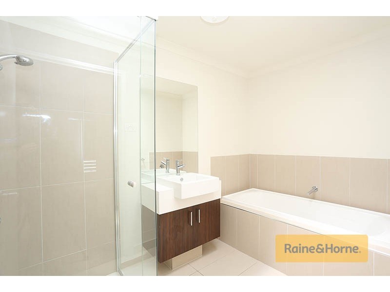 46 Sahi Crescent, Roxburgh Park VIC 3064