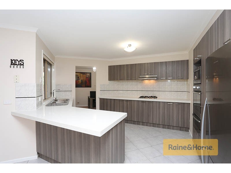19 Lachlan Crescent, Roxburgh Park VIC 3064