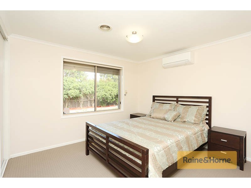 19 Lachlan Crescent, Roxburgh Park VIC 3064