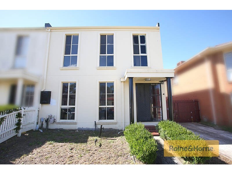 4 Corona Place, Roxburgh Park VIC 3064