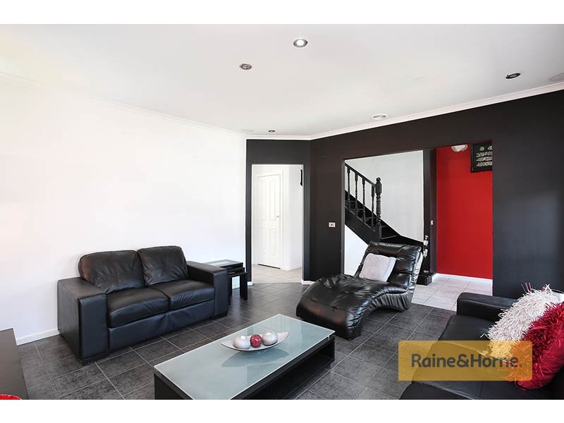 4 Corona Place, Roxburgh Park VIC 3064