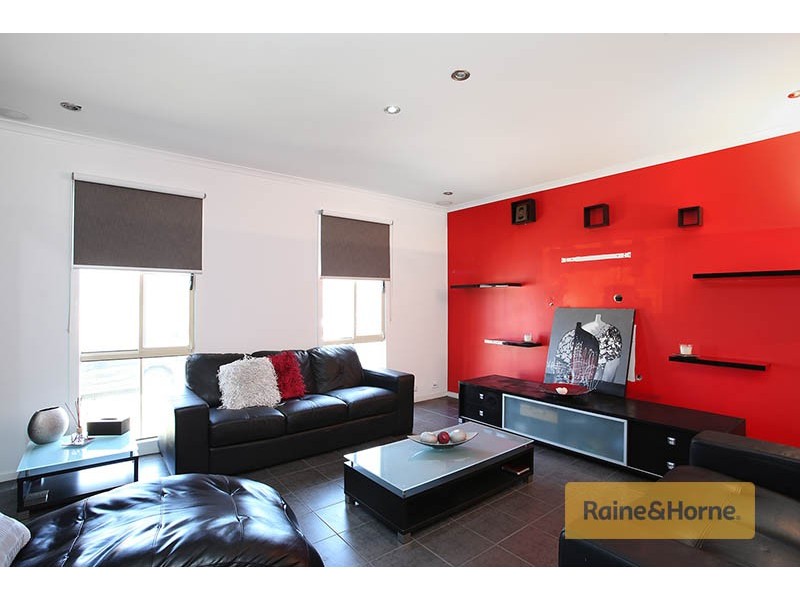 4 Corona Place, Roxburgh Park VIC 3064