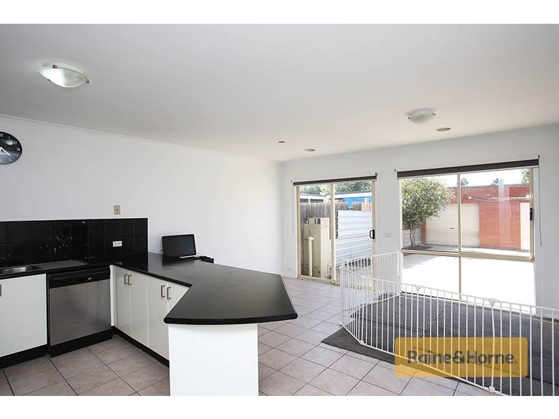 4 Corona Place, Roxburgh Park VIC 3064