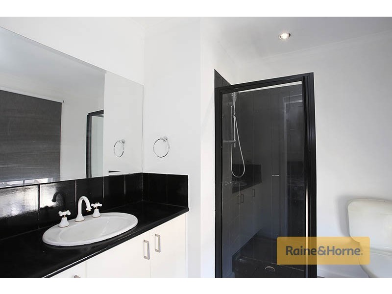 4 Corona Place, Roxburgh Park VIC 3064