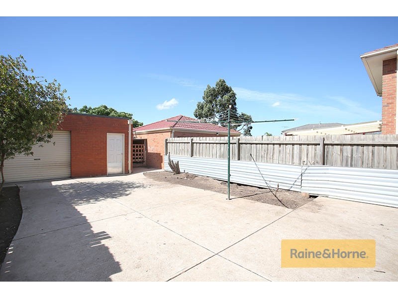 4 Corona Place, Roxburgh Park VIC 3064
