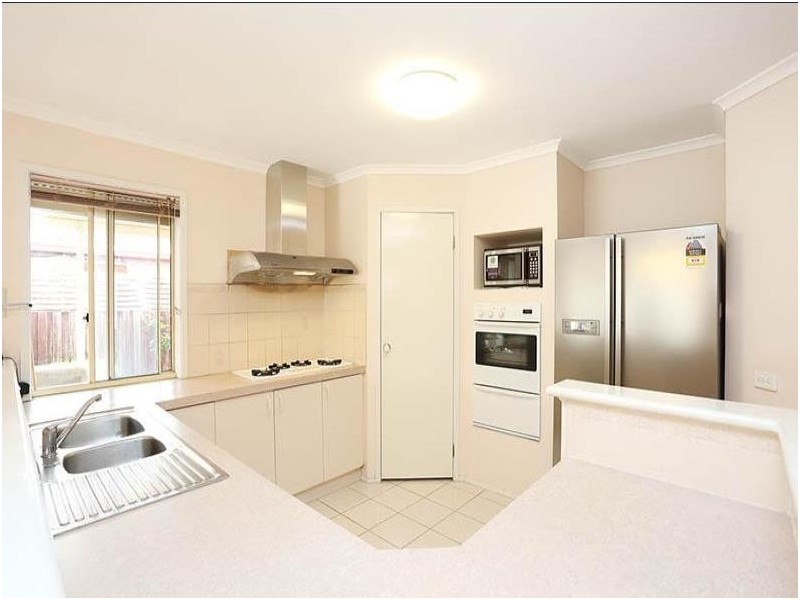 7 Sherwin Place, Roxburgh Park VIC 3064
