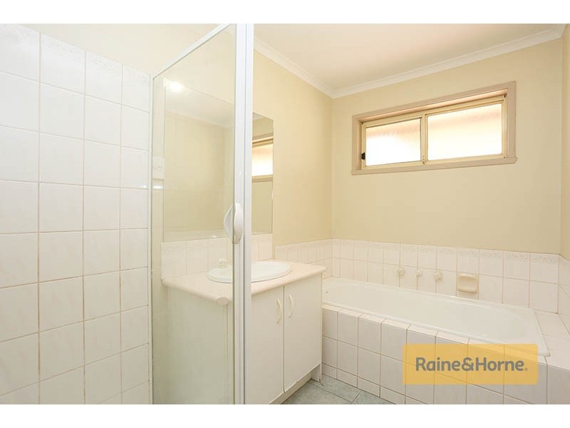 34 Murchison Drive, Roxburgh Park VIC 3064