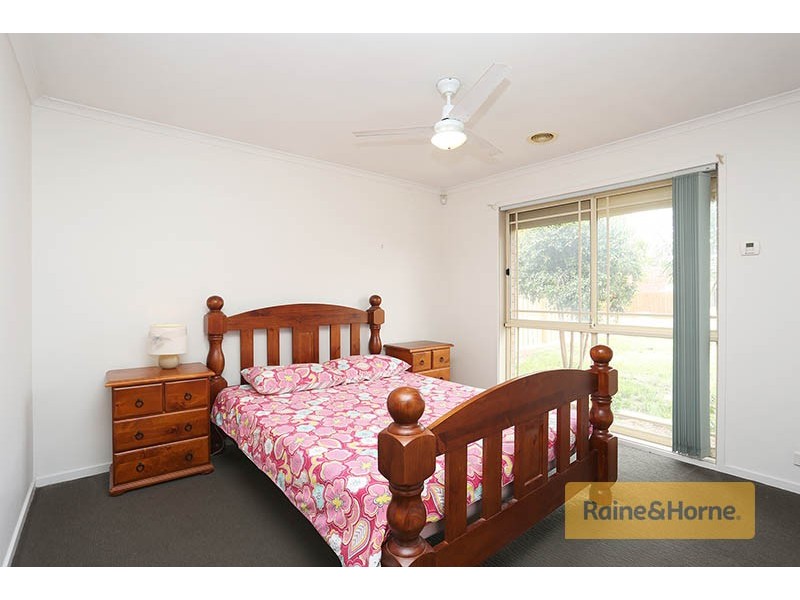 34 Murchison Drive, Roxburgh Park VIC 3064