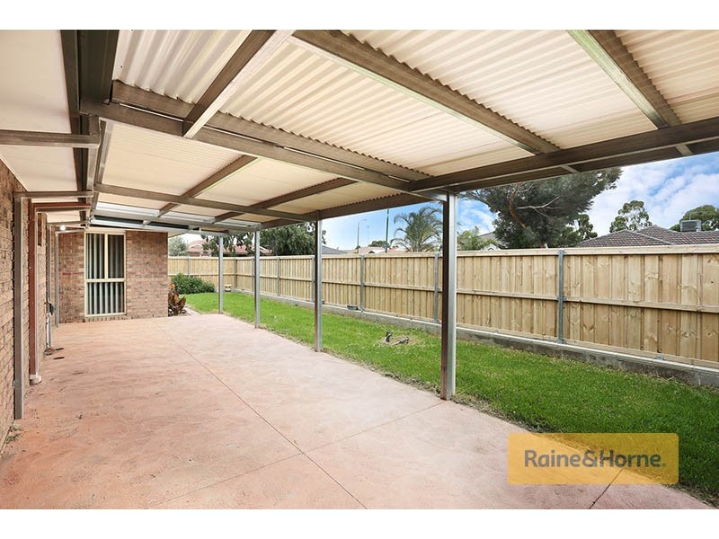 34 Murchison Drive, Roxburgh Park VIC 3064