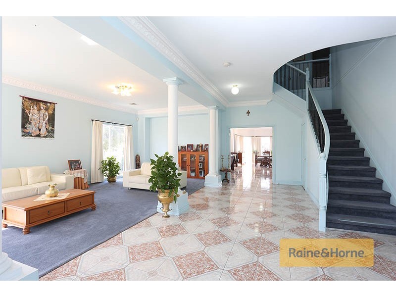 40 Douglas Mawson Drive, Roxburgh Park VIC 3064