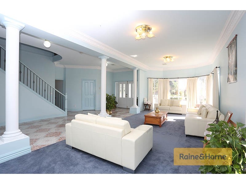 40 Douglas Mawson Drive, Roxburgh Park VIC 3064