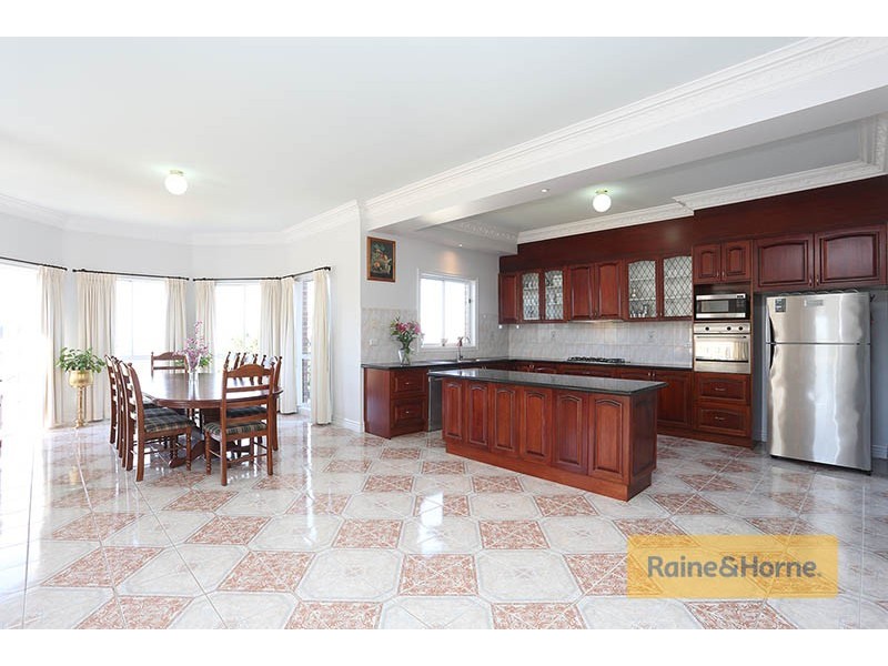 40 Douglas Mawson Drive, Roxburgh Park VIC 3064