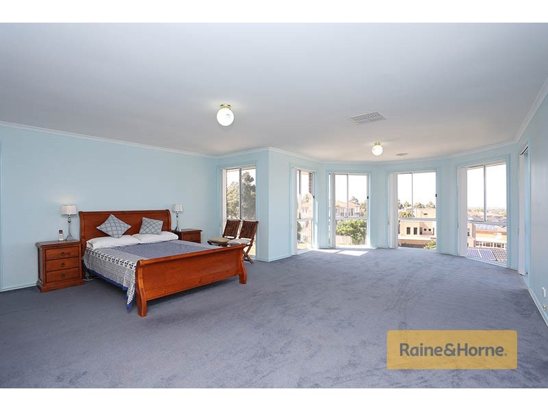 40 Douglas Mawson Drive, Roxburgh Park VIC 3064