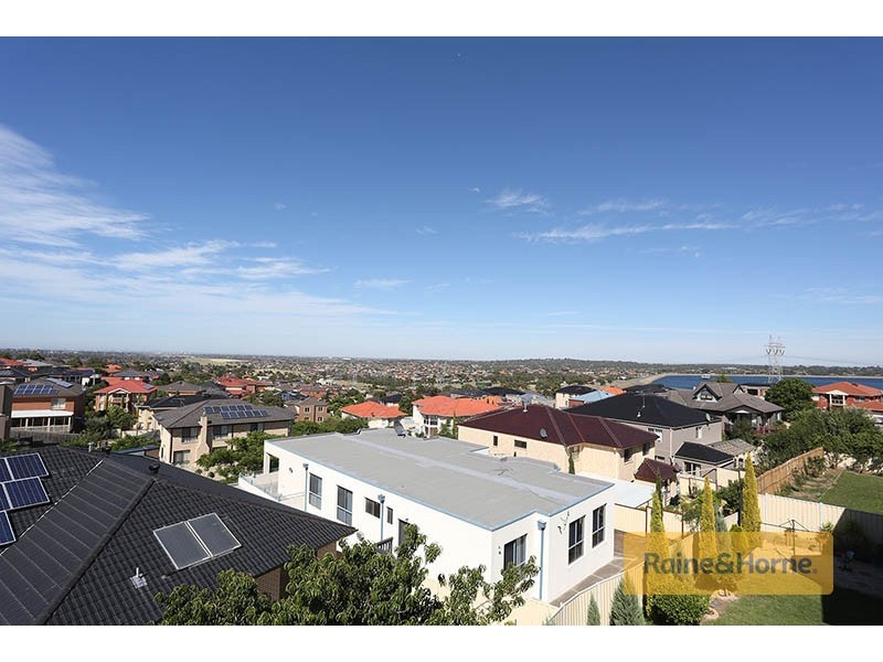 40 Douglas Mawson Drive, Roxburgh Park VIC 3064