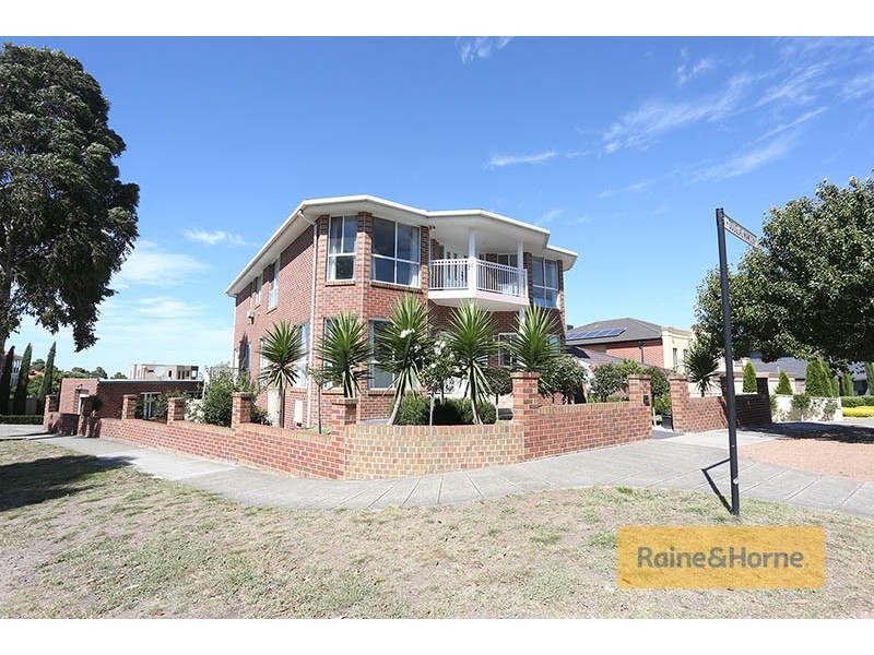 40 Douglas Mawson Drive, Roxburgh Park VIC 3064